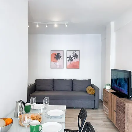 Nuevo, A 50 Metros De La Playa Y Con Vistas Al Mar Appartement