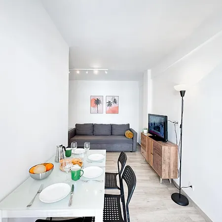Nuevo, A 50 Metros De La Playa Y Con Vistas Al Mar Appartement