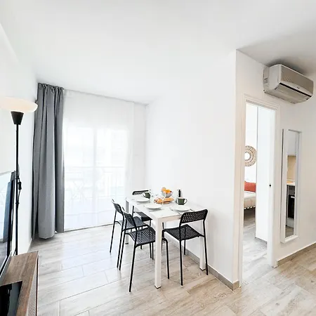 Appartement Nuevo, A 50 Metros De La Playa Y Con Vistas Al Mar
