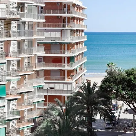 Nuevo, A 50 Metros De La Playa Y Con Vistas Al Mar *