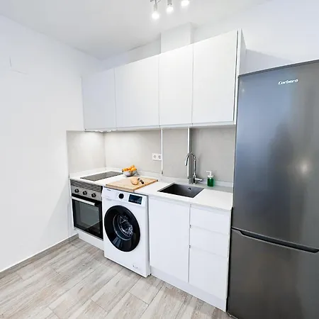 Nuevo, A 50 Metros De La Playa Y Con Vistas Al Mar Apartment *
