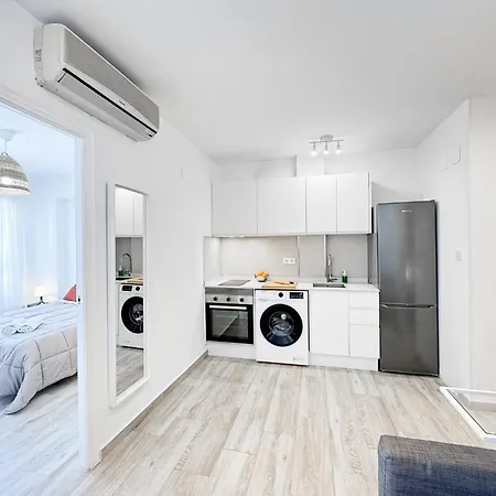 Nuevo, A 50 Metros De La Playa Y Con Vistas Al Mar Apartment *